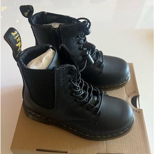 Brand New in Box Dr Martens Harper T Size US 10 Toddler